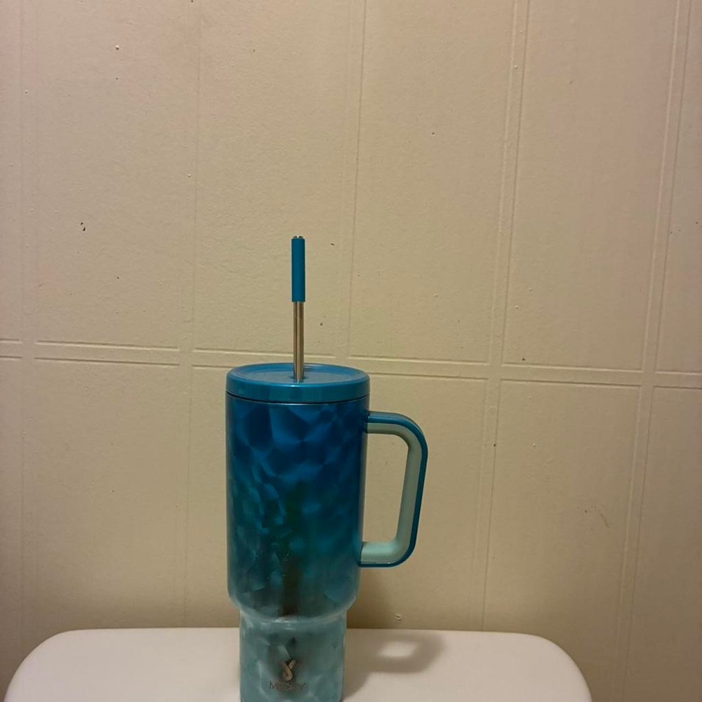 Meoky Insulated Tumbler Unisex OS Blue Excellent Ombre Faceted Travel Mug Straw